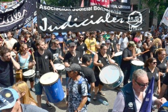 Justicia obligó al gobierno a abrir negociación salarial con empleados judiciales Justicia obligó al gobierno a abrir negociación salarial con empleados judiciales