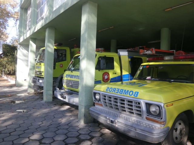 Bomberos combatieron un siniestro en una rotisería Bomberos combatieron un siniestro en una rotisería