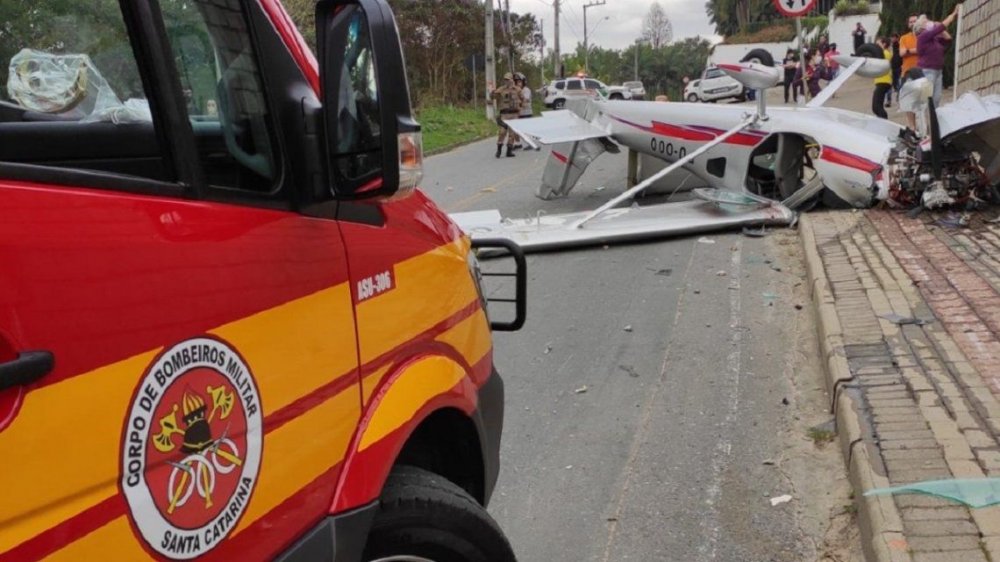 Brasil La Impactante Ca Da De Una Avioneta En Plena Calle Diario Junin