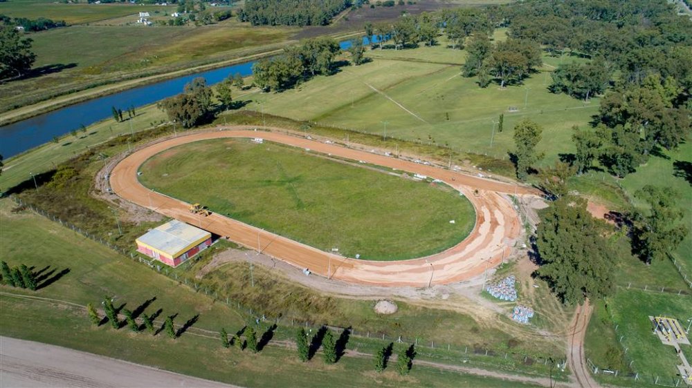 Avanzan los trabajos en la Pista de Atletismo