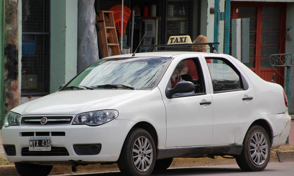 Taxistas y remiseros piden actualizar la ordenanza que rige la actividad