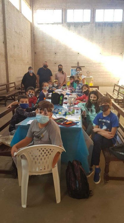 40 familias son asistidas con bolsones de alimentos que se preparan en el Santuario de Fátima
