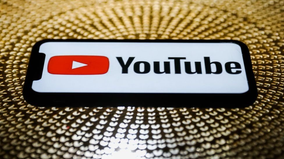 YouTube ya pone anuncios en sus shorts