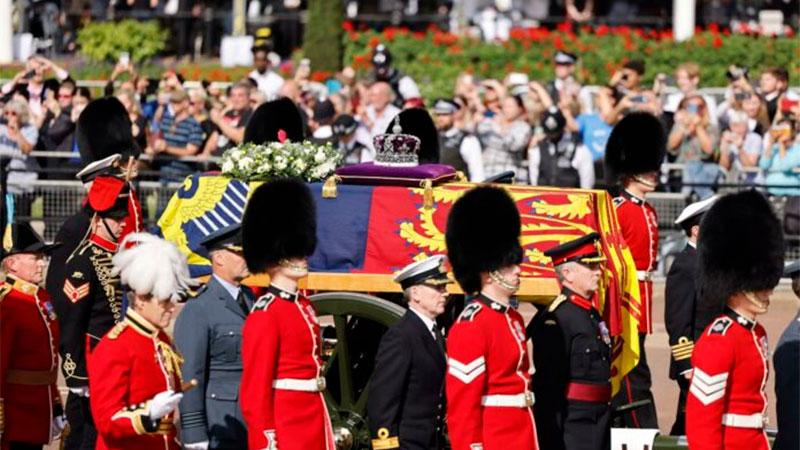 Últimas horas de la despedida: realizan el funeral de la Reina Isabel II