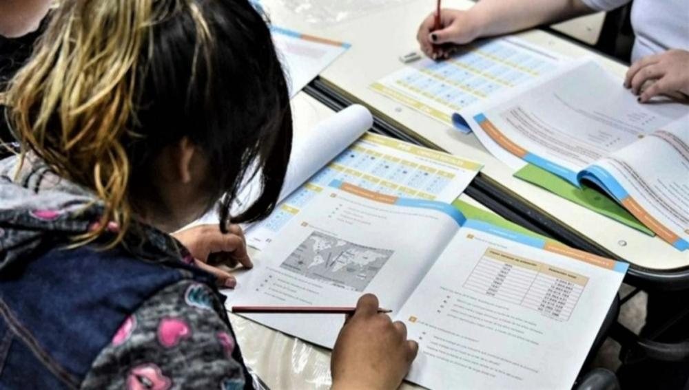 Mesas de examen, notas y cuatrimestres: los cambios en la secundaria bonaerense