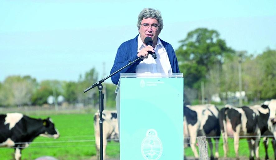 El ministro Javier Rodríguez presentó el Programa de Fomento a la Fruticultura