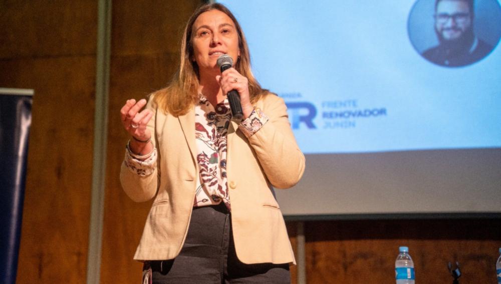 Valeria Arata: "Tenemos que estar preparados para aprovechar al máximo las ventajas que ofrece la inteligencia artificial"