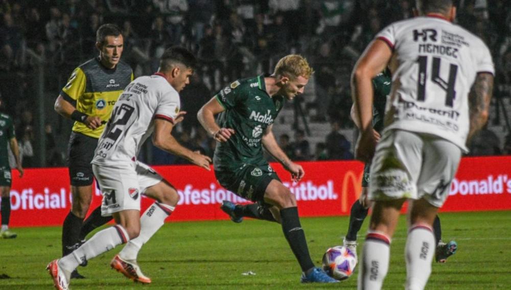 Sarmiento y Newell's empataron sin goles