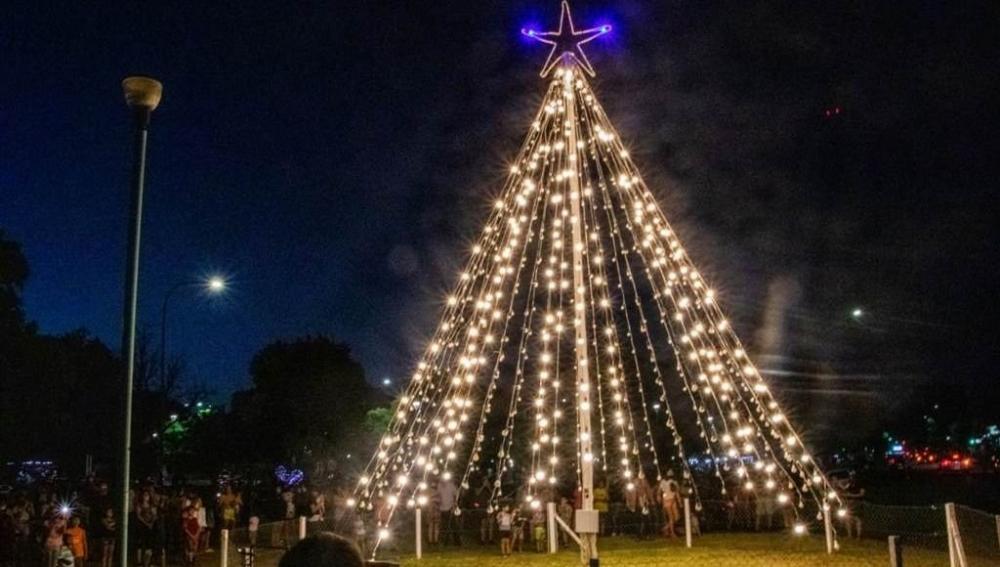 Invitan a la comunidad a participar del tradicional encendido del Árbol de Navidad