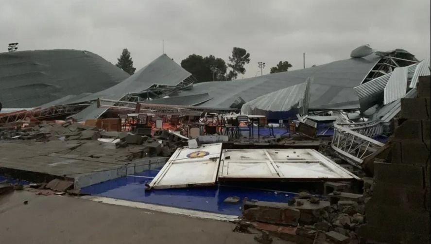 Bahía Blanca castigado por una furiosa tormenta: Hay 13 muertos y graves destrozos