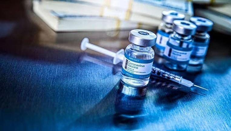 Vacunas COVID bivalentes y monovalentes: cuáles se aplican en la Argentina y qué recomiendan los expertos