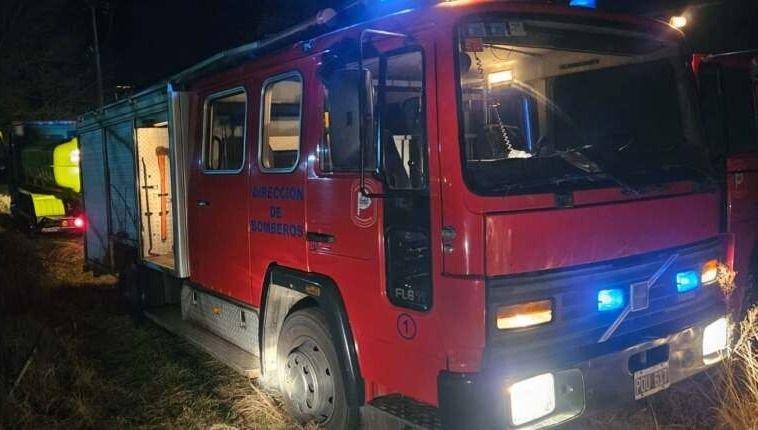 Se incendió un galpón en la ruta 65 y Camino del Resero Sur