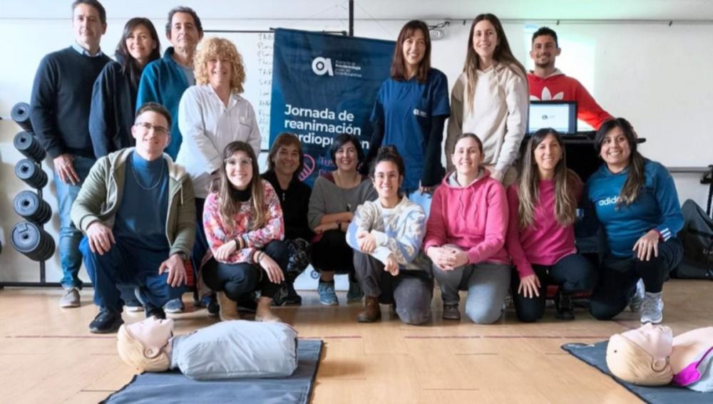 Charla de RCP para entrenadores y asistentes del Gimnasio Soles organizada por el HIGA Junín