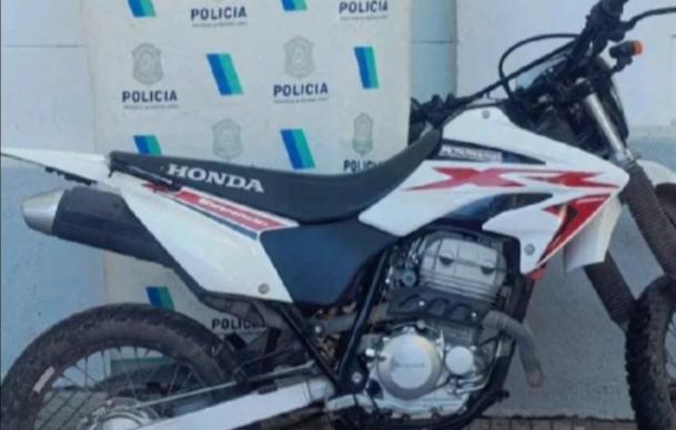 Recuperan moto sustraída y caen dos peligrosos delincuentes