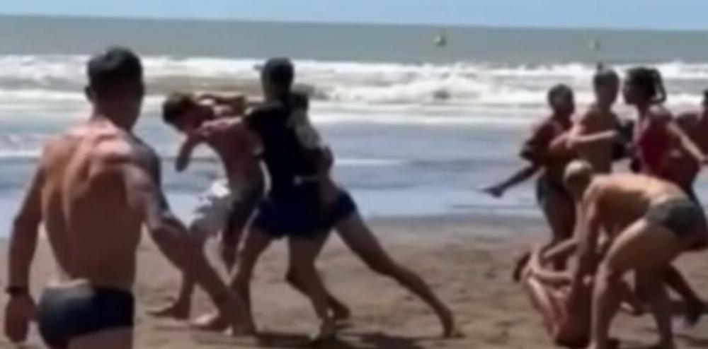 Escándalo en la playa: una competencia entre guardavidas terminó en una batalla campal