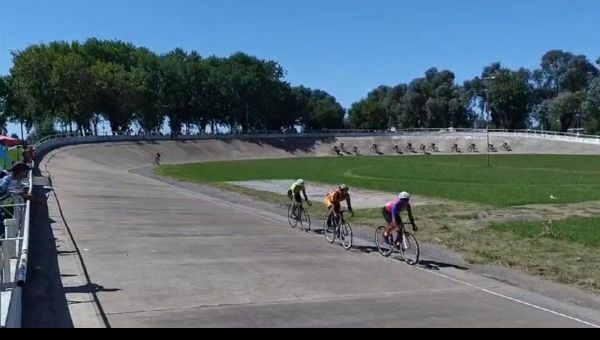 Se realizó una nueva competencia de ciclismo en el Velódromo